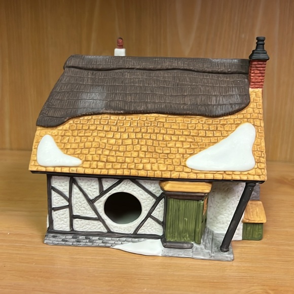 Oliver Twist Maylie Cottage Dickens Village 1990 In Box - Picture 6 of 10